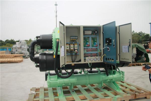 Injection / Molding / Plastic Industrial Water Chiller Water Cooled Screw Chiller 1