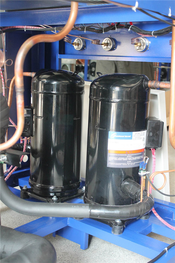 Air Cooled Heat Exchanger Chiller Box 142.2 KW , R22 Refrigerant 2